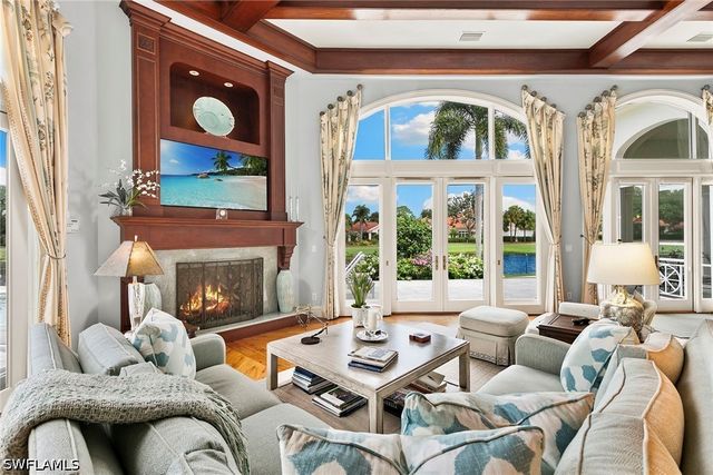 6991 Greentree DR, Naples, FL 34108