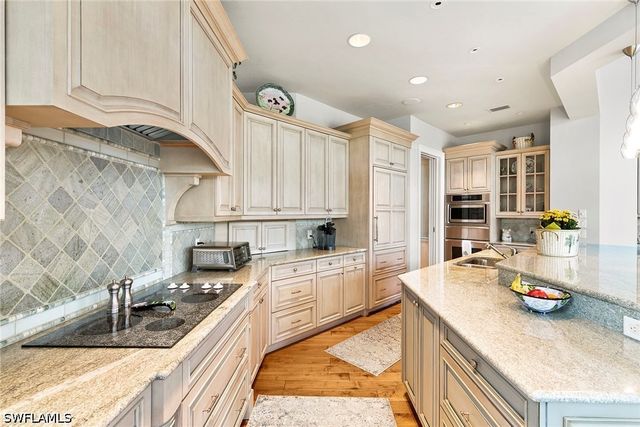 6991 Greentree DR, Naples, FL 34108