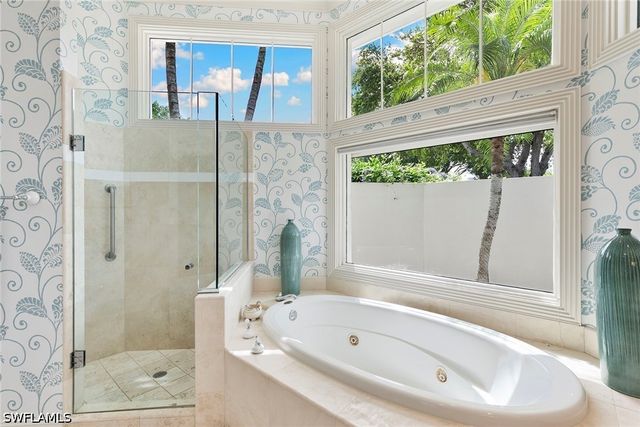 6991 Greentree DR, Naples, FL 34108