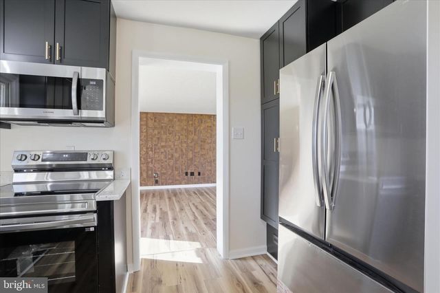 1910 DELMAR ORCHARD RD, Martinsburg, WV 25403