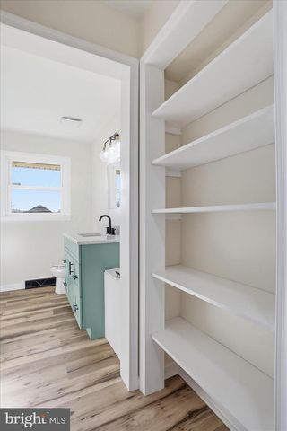 1910 DELMAR ORCHARD RD, Martinsburg, WV 25403