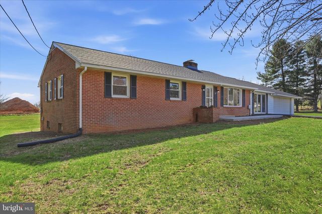 1910 DELMAR ORCHARD RD, Martinsburg, WV 25403