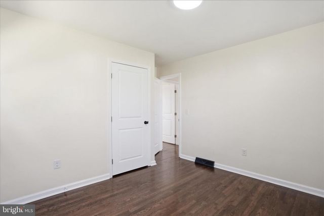 1910 DELMAR ORCHARD RD, Martinsburg, WV 25403