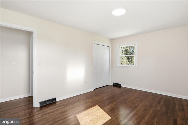 1910 DELMAR ORCHARD RD, Martinsburg, WV 25403