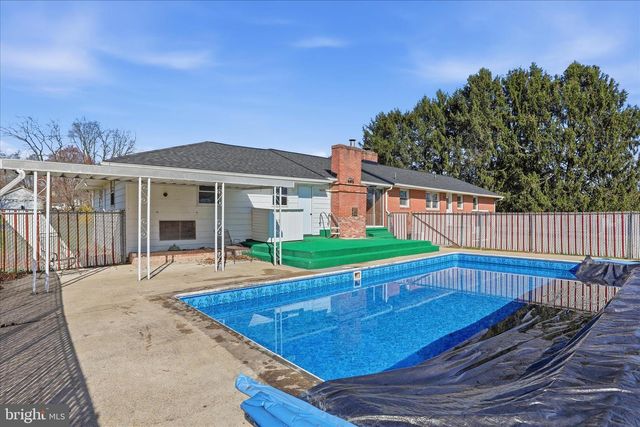 1910 DELMAR ORCHARD RD, Martinsburg, WV 25403