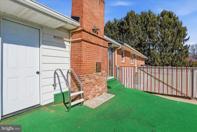 1910 DELMAR ORCHARD RD, Martinsburg, WV 25403