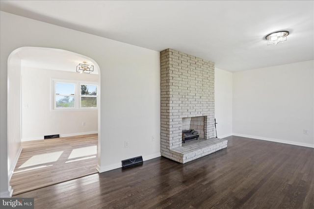 1910 DELMAR ORCHARD RD, Martinsburg, WV 25403