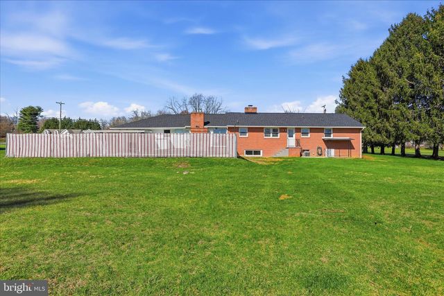 1910 DELMAR ORCHARD RD, Martinsburg, WV 25403