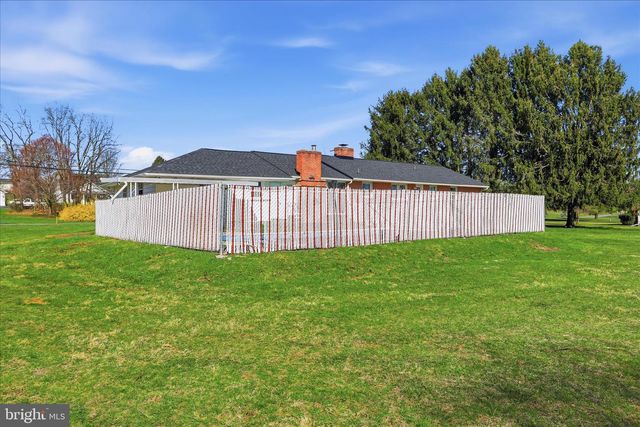 1910 DELMAR ORCHARD RD, Martinsburg, WV 25403