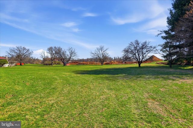 1910 DELMAR ORCHARD RD, Martinsburg, WV 25403