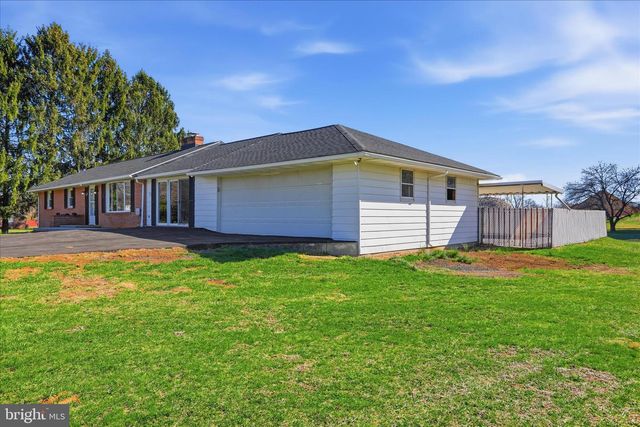 1910 DELMAR ORCHARD RD, Martinsburg, WV 25403