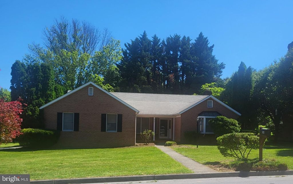 654 TREYS DR, Winchester, VA 22601