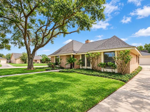 3030 S Blue Meadow Circle, Sugar Land, TX 77479
