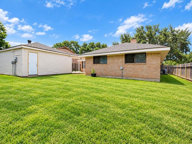 3030 S Blue Meadow Circle, Sugar Land, TX 77479