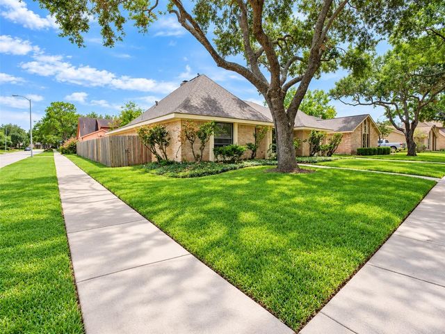 3030 S Blue Meadow Circle, Sugar Land, TX 77479
