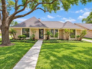 3030 S Blue Meadow Circle, Sugar Land, TX 77479