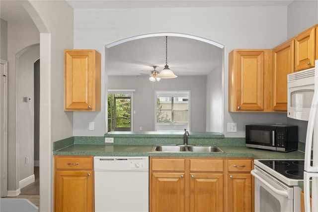 3471 HIGH HAMPTON CIRCLE, Tampa, FL 33610