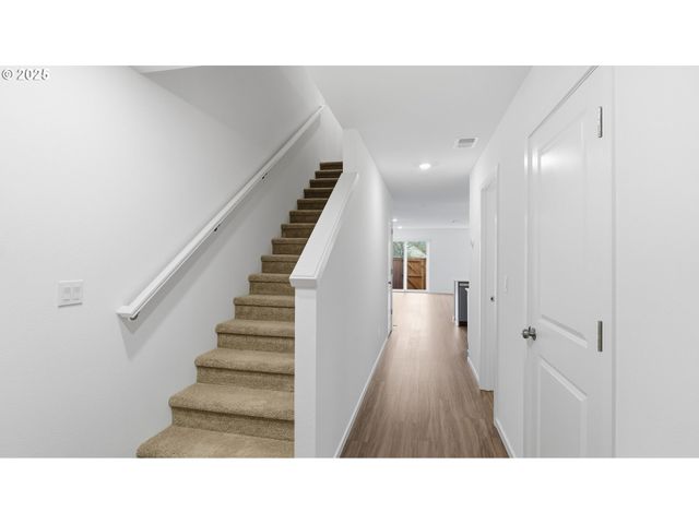 1588 LAURA VISTA Dr Nw, Albany, OR 97321