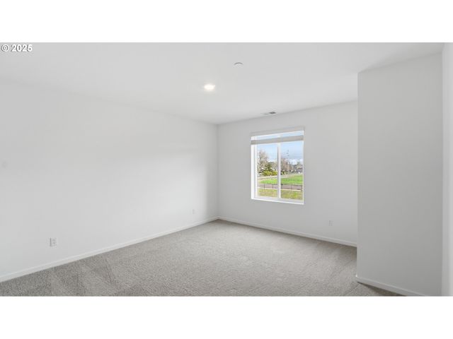 1588 LAURA VISTA Dr Nw, Albany, OR 97321