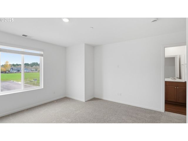 1588 LAURA VISTA Dr Nw, Albany, OR 97321