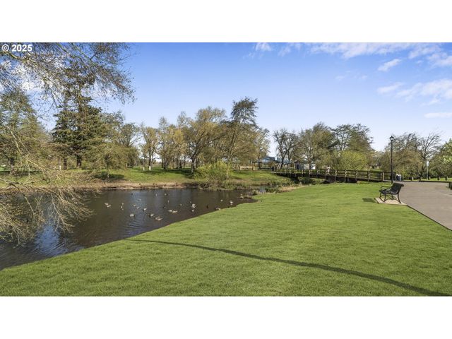 1588 LAURA VISTA Dr Nw, Albany, OR 97321