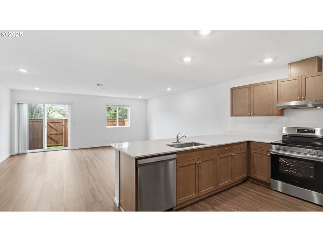 1588 LAURA VISTA Dr Nw, Albany, OR 97321