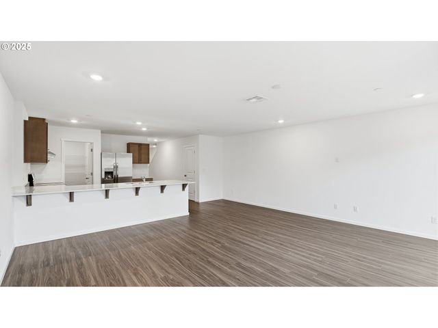 1588 LAURA VISTA Dr Nw, Albany, OR 97321