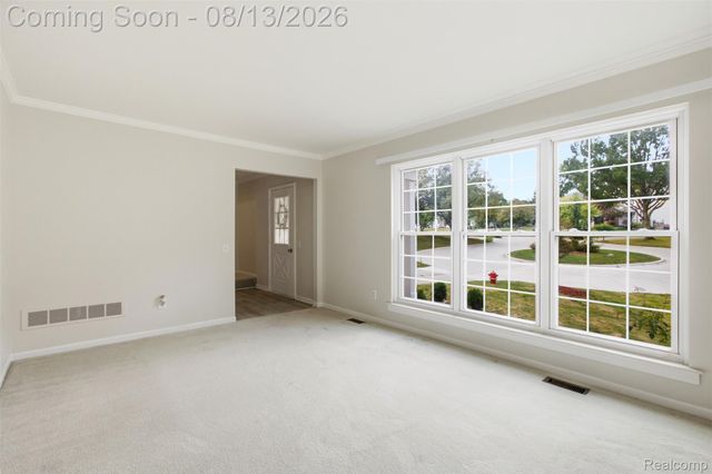 425 Thornridge Court, Rochester Hills, MI 48307