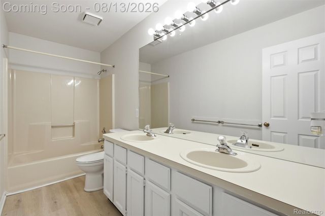 425 Thornridge Court, Rochester Hills, MI 48307