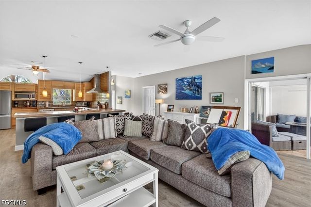 1145 Moon Lake DR, Naples, FL 34104