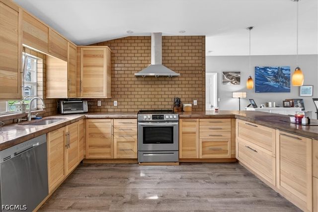 1145 Moon Lake DR, Naples, FL 34104