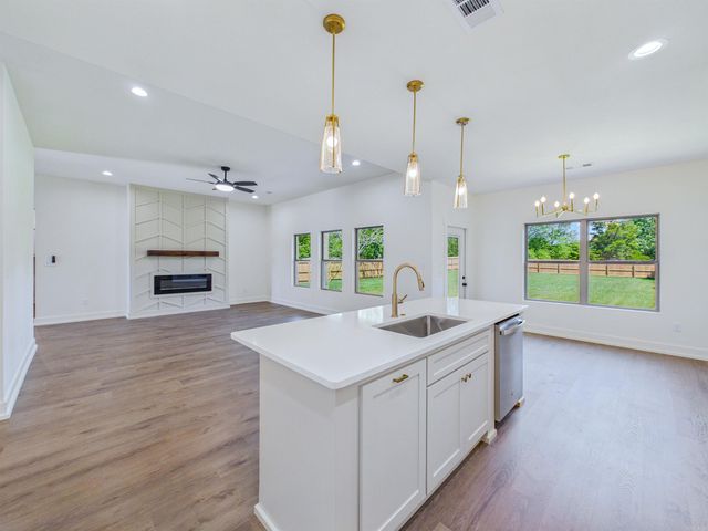 13 Hummingbird Drive, Vilonia, AR 72173
