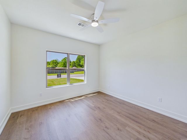 13 Hummingbird Drive, Vilonia, AR 72173