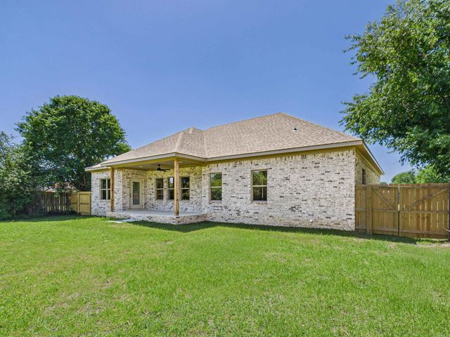13 Hummingbird Drive, Vilonia, AR 72173