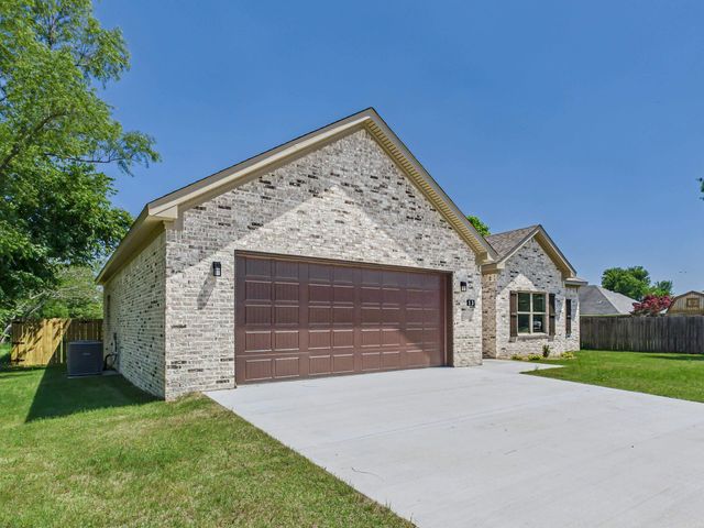 13 Hummingbird Drive, Vilonia, AR 72173