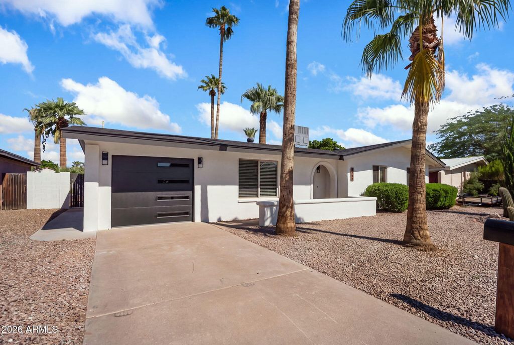 4150 E CANNON Drive, Phoenix, AZ 85028 — exterior