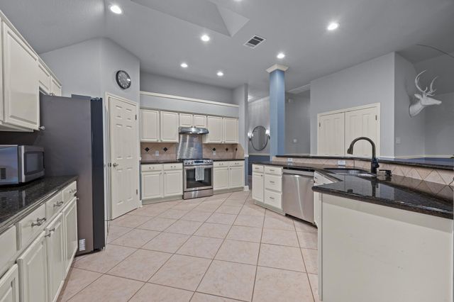 2621 Goldfinch DR, Cedar Park, TX 78613
