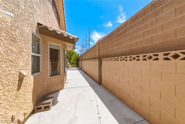 8645 Bright Angel Way, Las Vegas, NV 89149