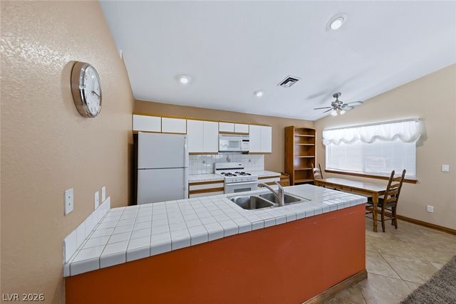 8645 Bright Angel Way, Las Vegas, NV 89149