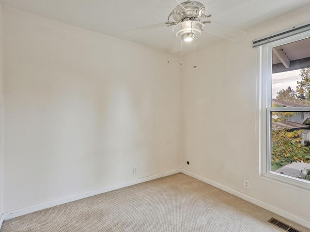 506 Roundtree Ct, Sacramento, CA 95831