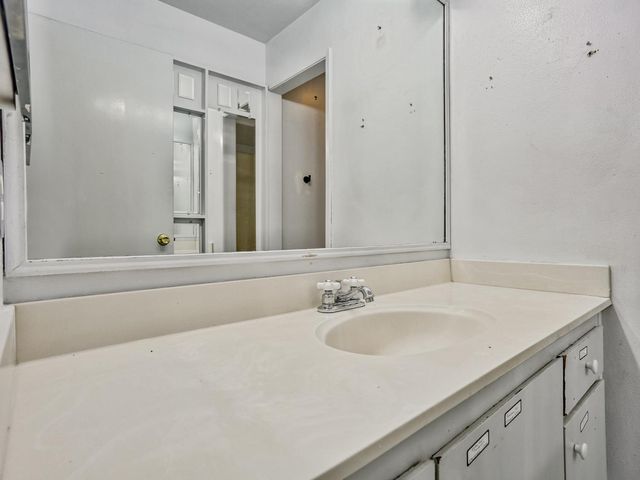 506 Roundtree Ct, Sacramento, CA 95831