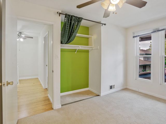 506 Roundtree Ct, Sacramento, CA 95831