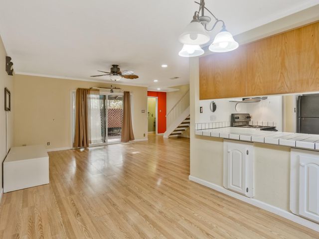 506 Roundtree Ct, Sacramento, CA 95831