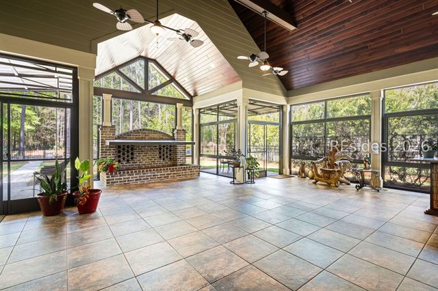 33 Little Pine Ct, Bluffton, SC 29910