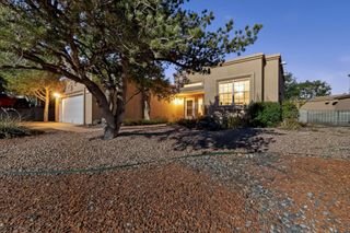 5333 ROANOKE Avenue NW, Albuquerque, NM 87120