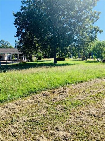 401 Tunica Drive E, Marksville, LA 71351