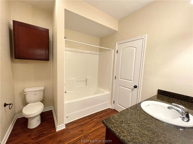 1915 Dartmouth Street 1011, College Station, TX 77840