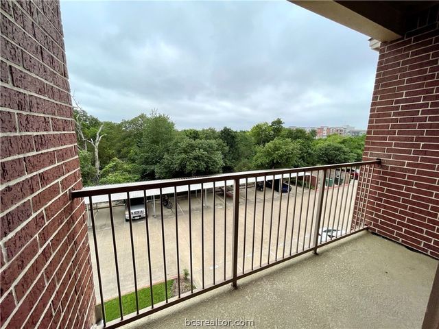 1915 Dartmouth Street 1011, College Station, TX 77840