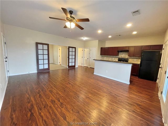 1915 Dartmouth Street 1011, College Station, TX 77840