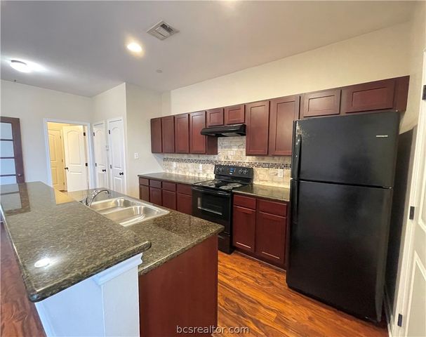 1915 Dartmouth Street 1011, College Station, TX 77840